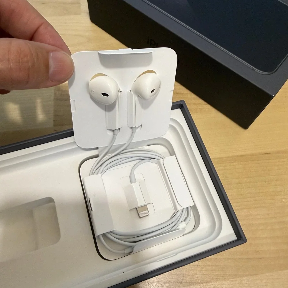 Original Apple Ear Pods Lightening Connector‎ Jack Adapter iphone 8 Box-No Phone